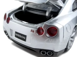 2009 Nissan GT-R R35 Silver 1/18 Diecast Model Car By Bburago -SOLIDO Shop 11030nssangt04 34130.1434723352.1280.1280