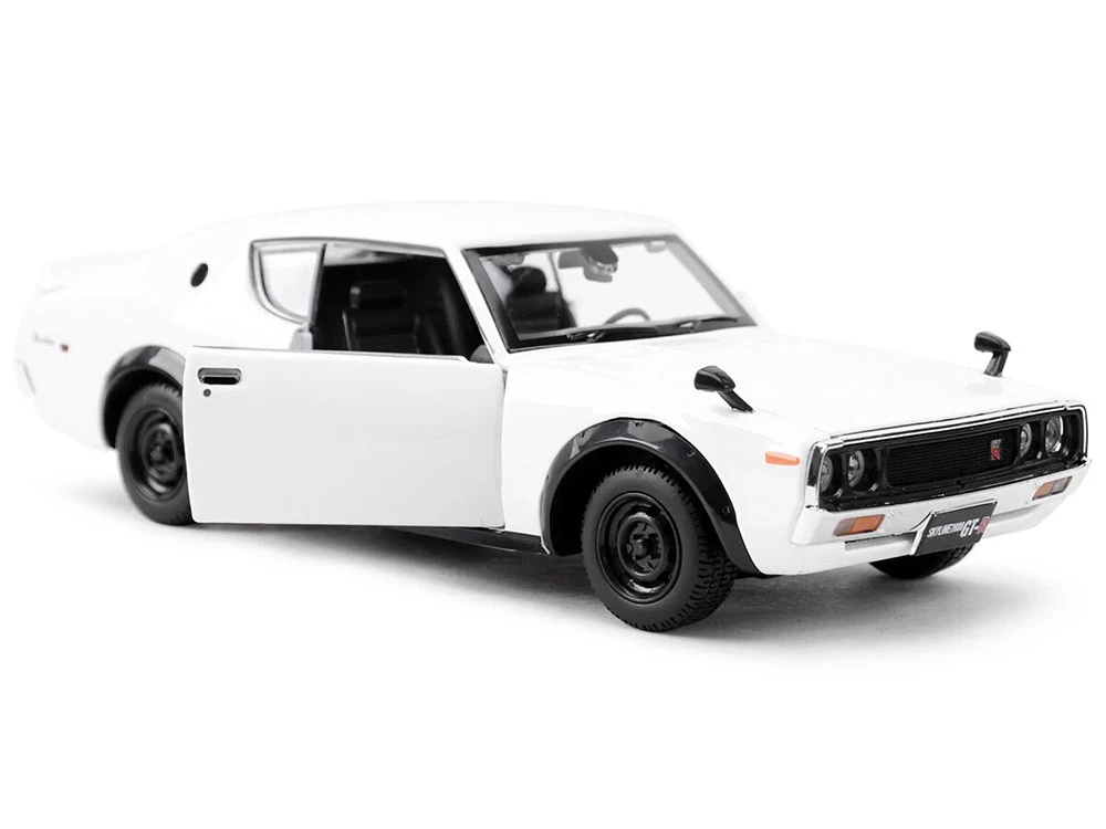 1973 Nissan Skyline 2000GT-R (KPGC110) White "Special Edition" Series 1/24 Diecast Model Car By Maisto 2 1973 Nissan Skyline 2000GT-R (KPGC110) White "Special Edition" Series 1/24 Diecast Model Car By Maisto - Image 2