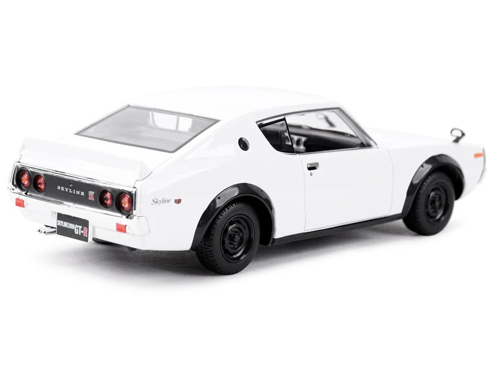 1973 Nissan Skyline 2000GT-R (KPGC110) White "Special Edition" Series 1/24 Diecast Model Car By Maisto 4 1973 Nissan Skyline 2000GT-R (KPGC110) White "Special Edition" Series 1/24 Diecast Model Car By Maisto - Image 4