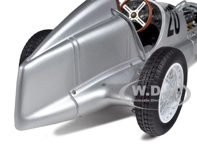 Mercedes W25 #20 1934 Eifelrennen #20 M.V.Brauchitsch Limited To 2000pc 1/18 Diecast Model Car By CMC 3 Mercedes W25 #20 1934 Eifelrennen #20 M.V.Brauchitsch Limited To 2000pc 1/18 Diecast Model Car By CMC - Image 3